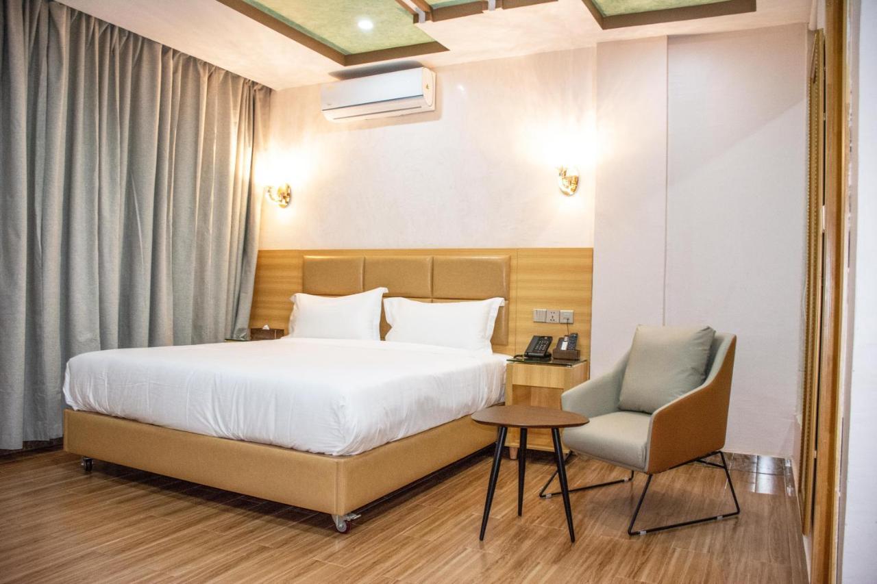 אואגדוגו Sami Hotel מראה חיצוני תמונה