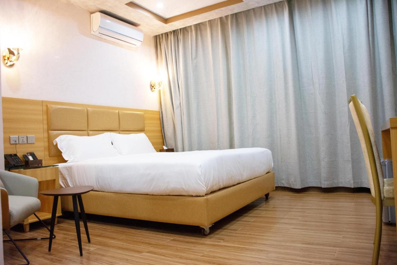 אואגדוגו Sami Hotel מראה חיצוני תמונה
