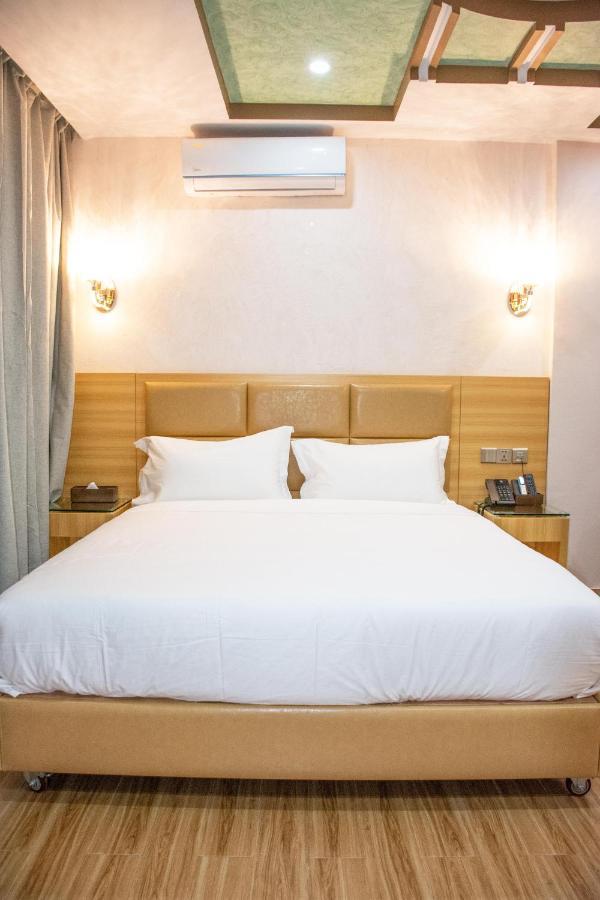 אואגדוגו Sami Hotel מראה חיצוני תמונה